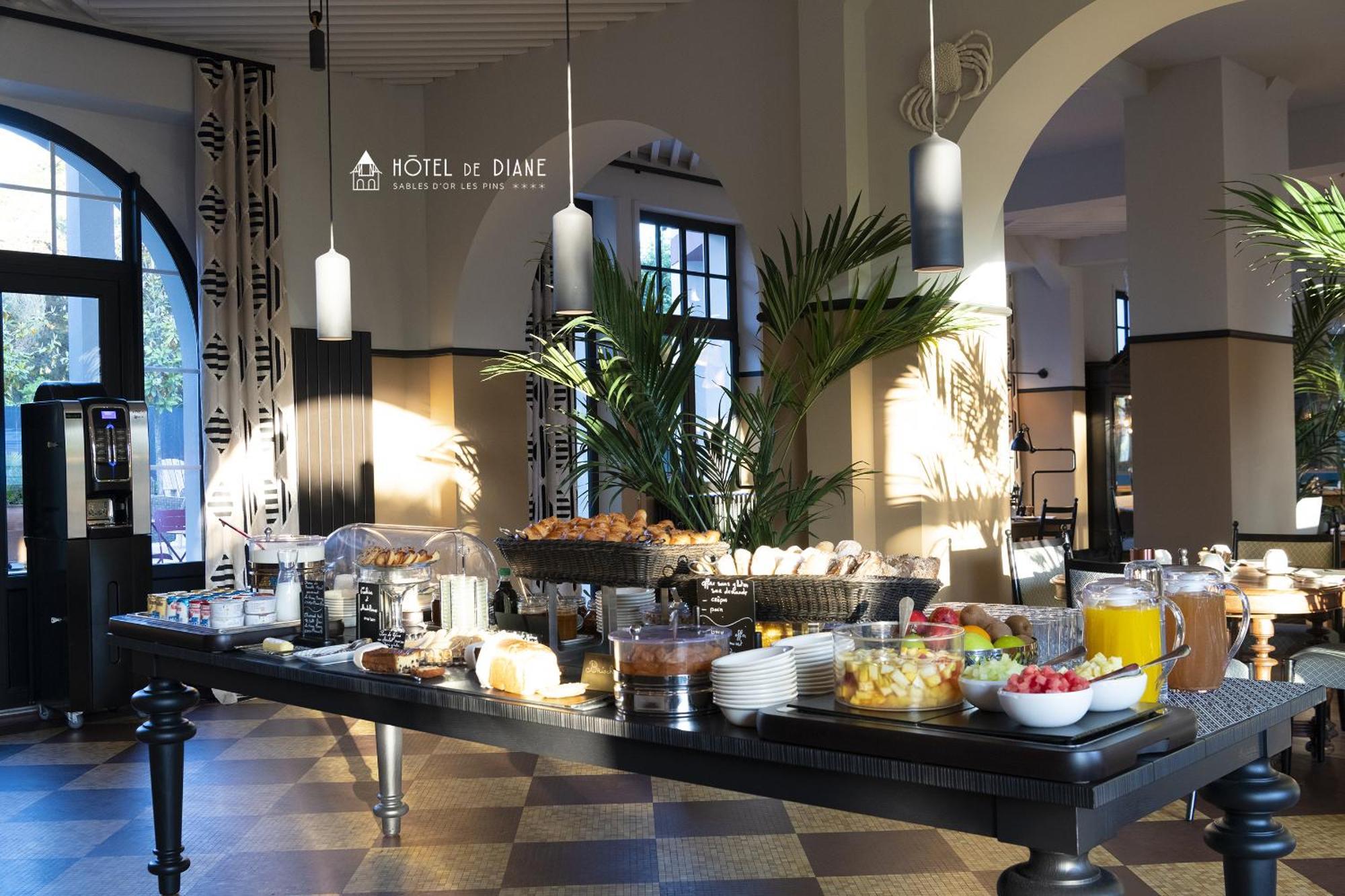 Hotel De Diane Sables-dʼOr-les-Pins Kültér fotó