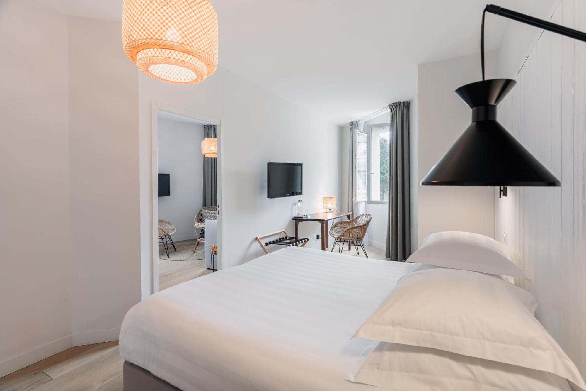 Hotel De Diane Sables-dʼOr-les-Pins Kültér fotó