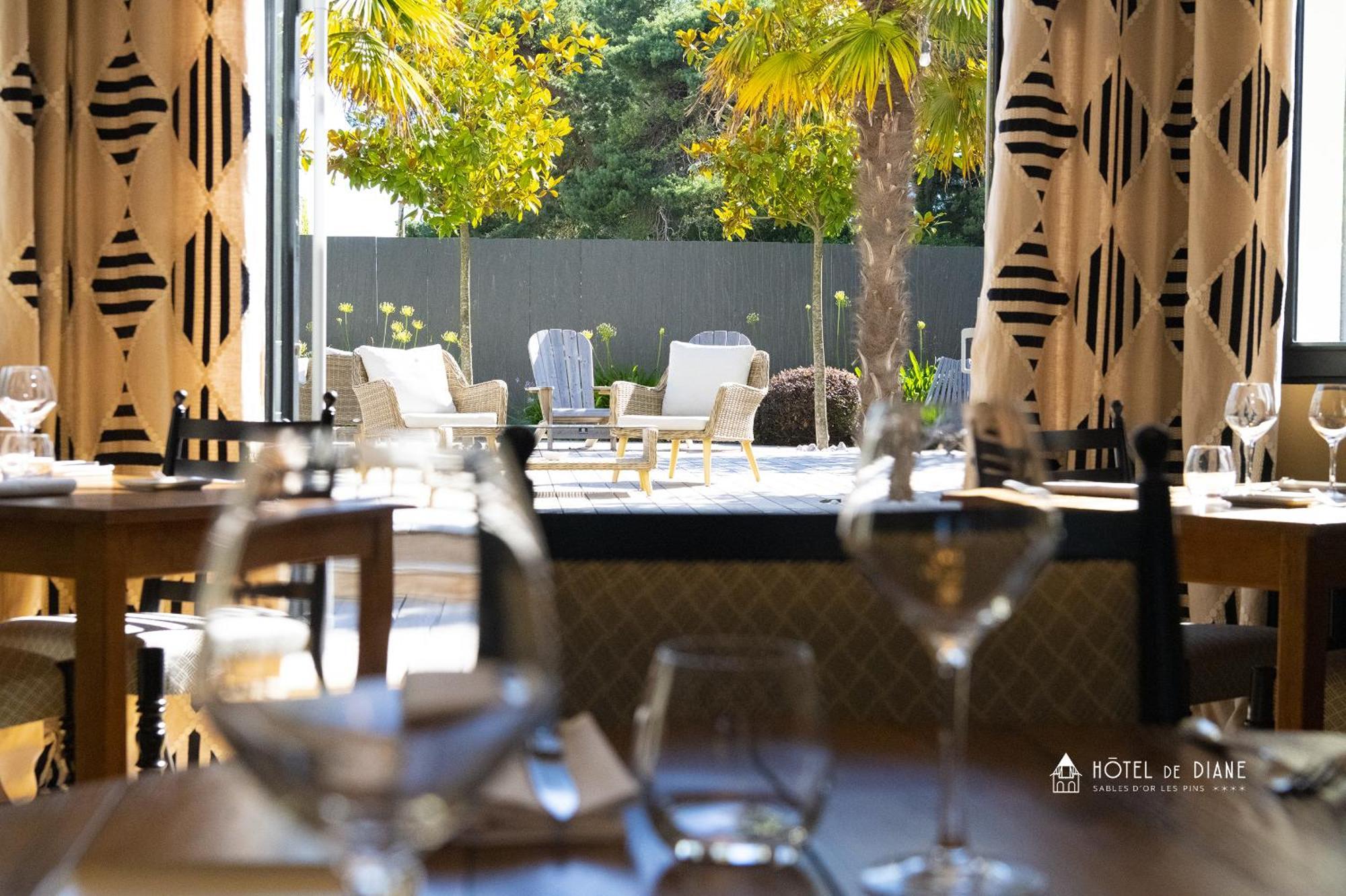 Hotel De Diane Sables-dʼOr-les-Pins Kültér fotó